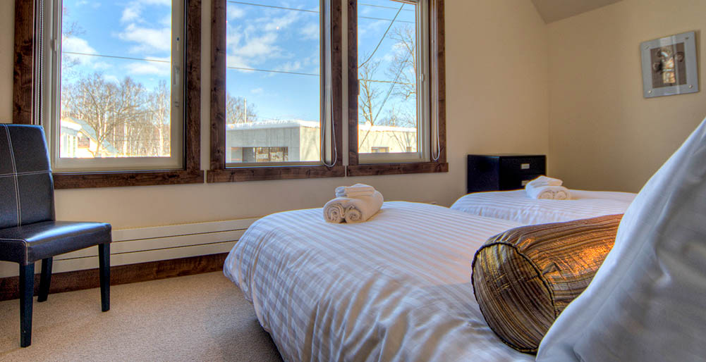 Gouka Chalet - Guest bedroom with beautiful view